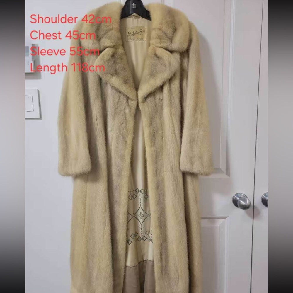 Genuine blonde Mink fur coat stunning